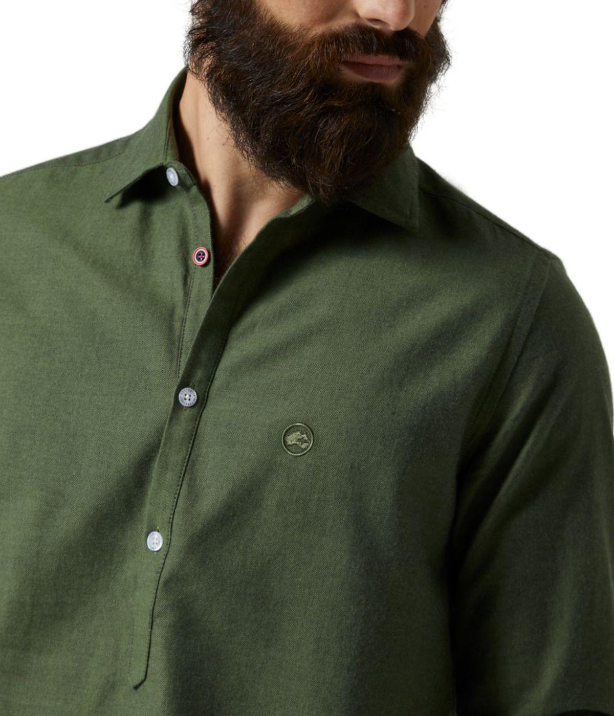 Camisa polera Altonadock en verde para hombre-a