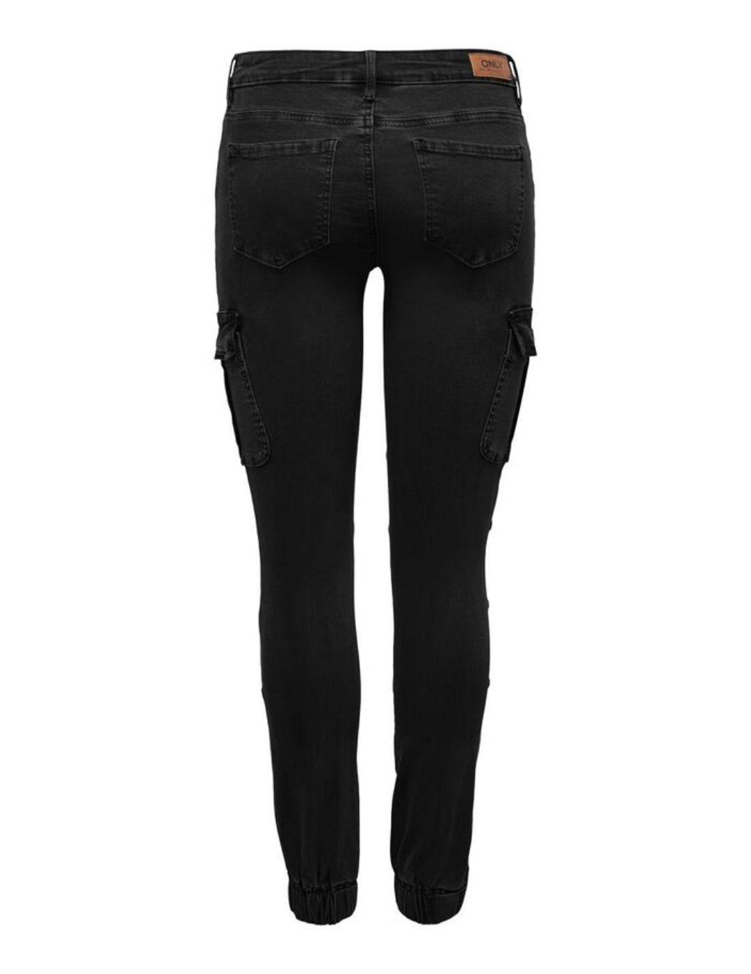 Pantalon Only Missouri cargo negro de mujer