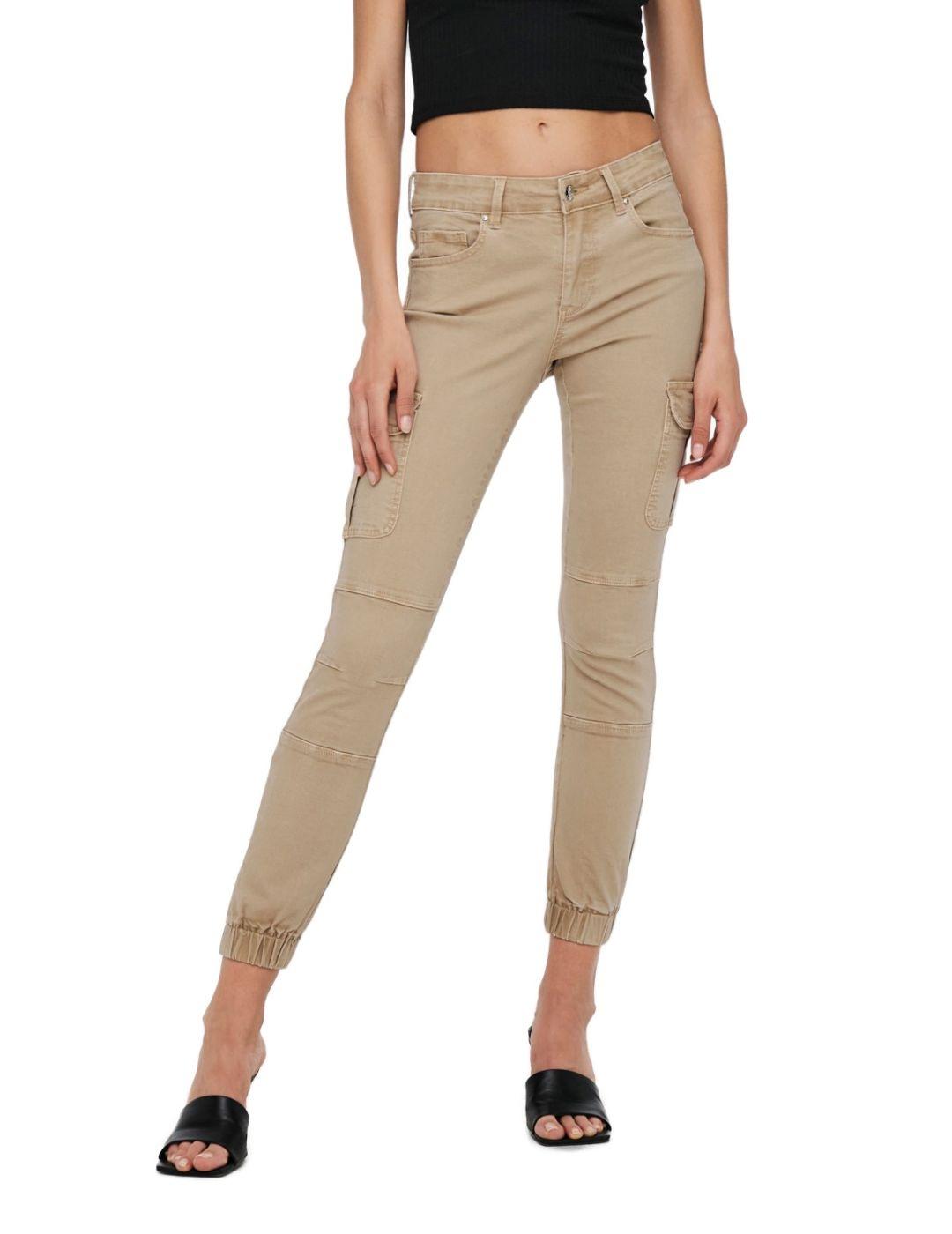 Pantalon Only Missouri cargo color tostado de mujer