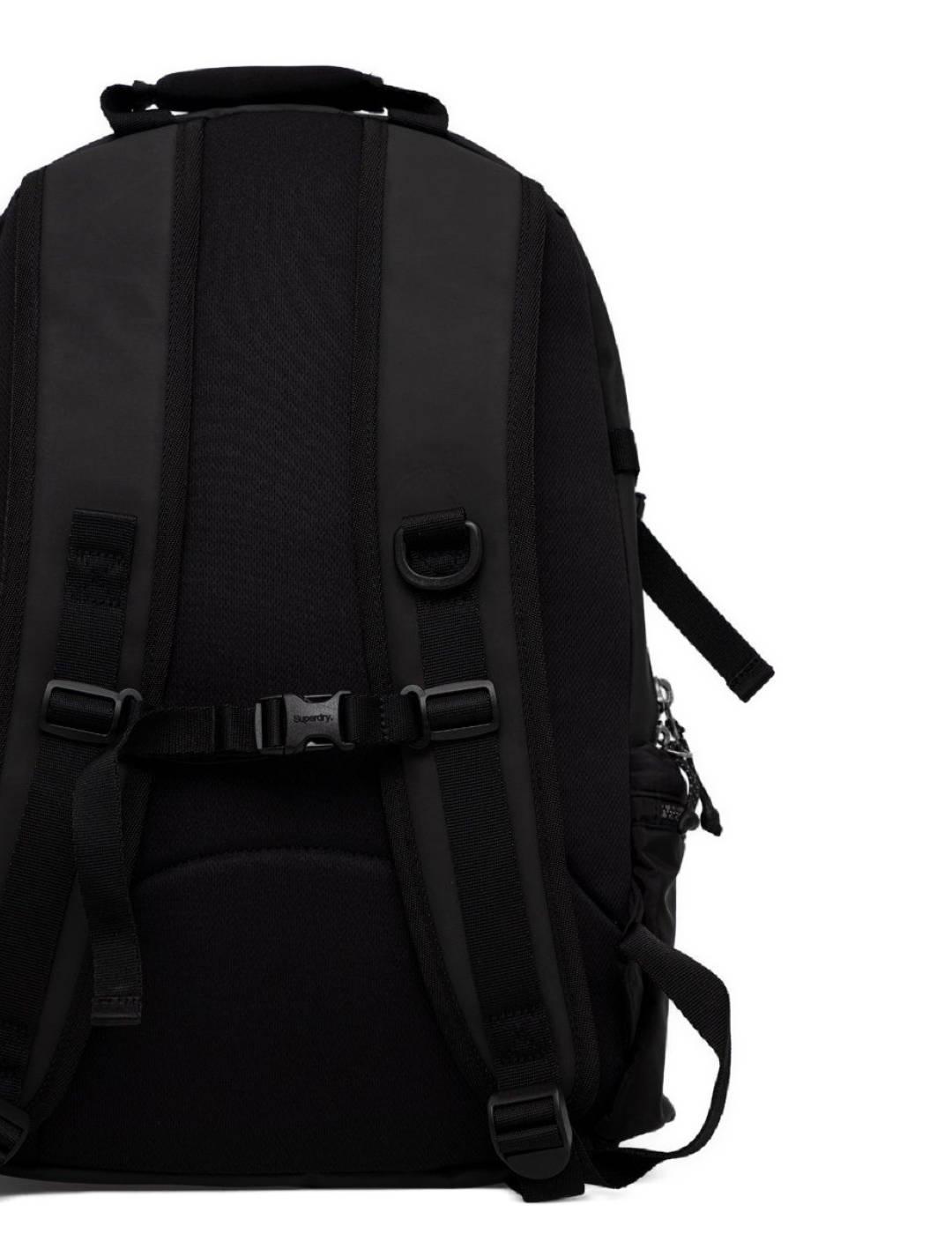 Mochila Superdry Code negra para hombre-b