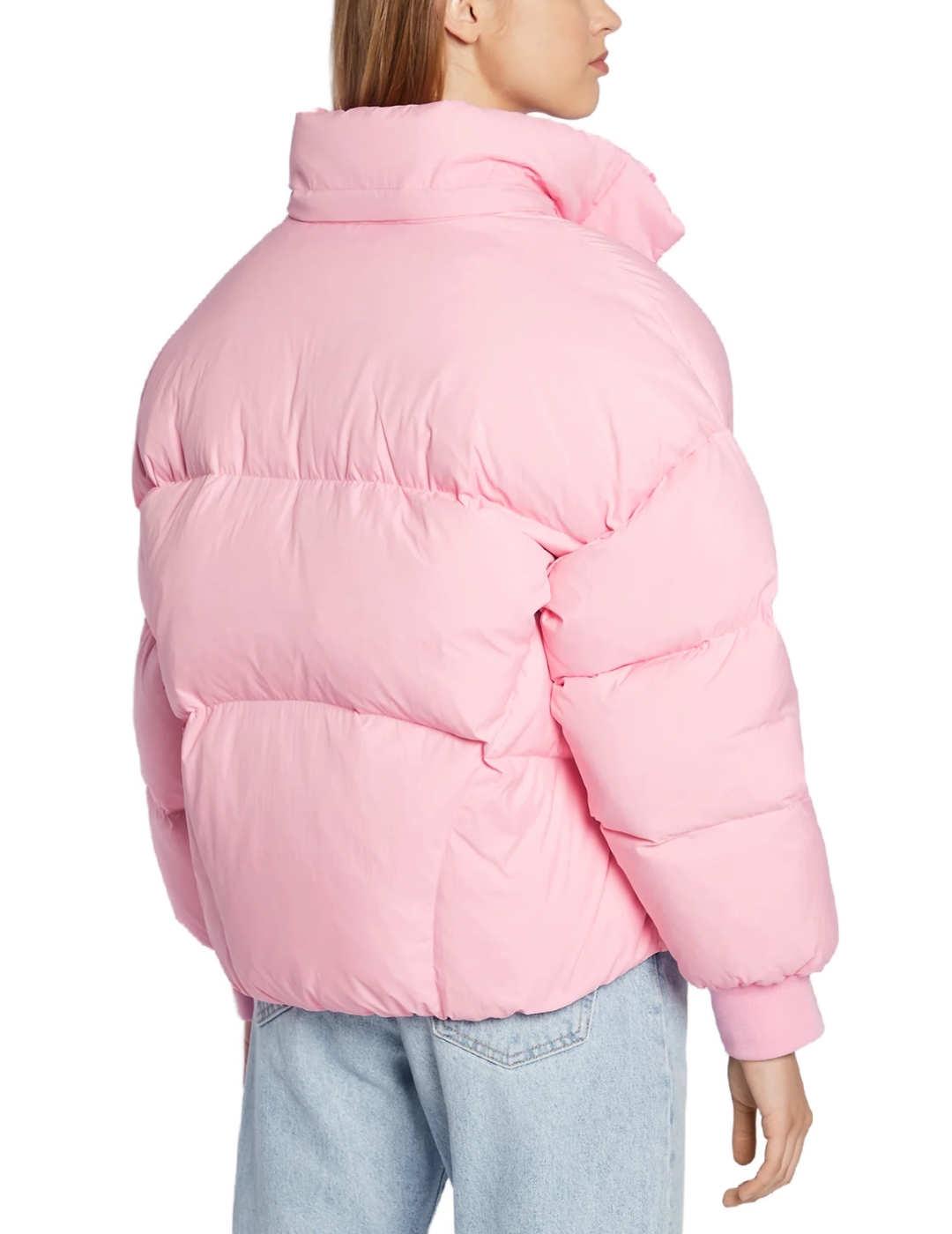 Abrigo Levis puffer en color rosa para mujer-b