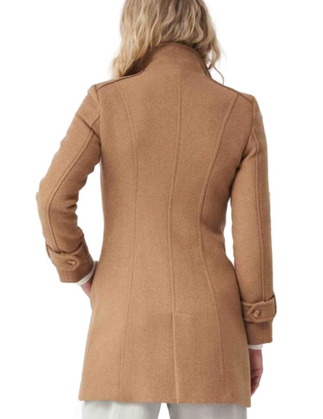 Abrigo Salsa camel de paño con detalles de mujer-b