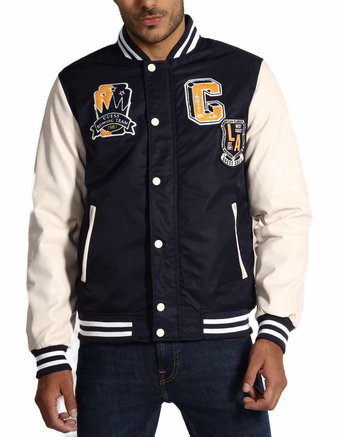 Cazadora bomber Guess Varsity marino con parches para hombre