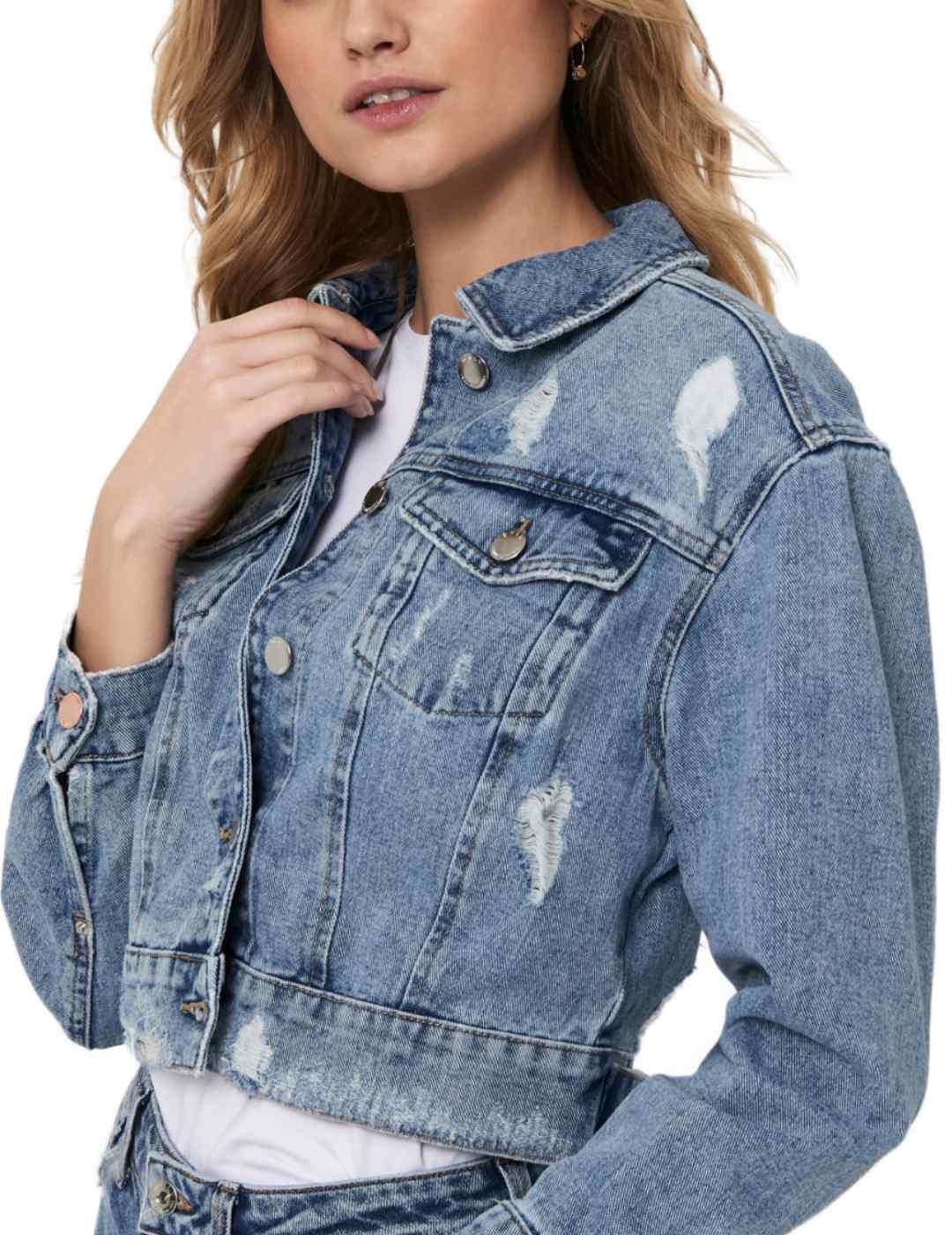 Chaqueta Only vaquera azul corta con rotos  para mujer