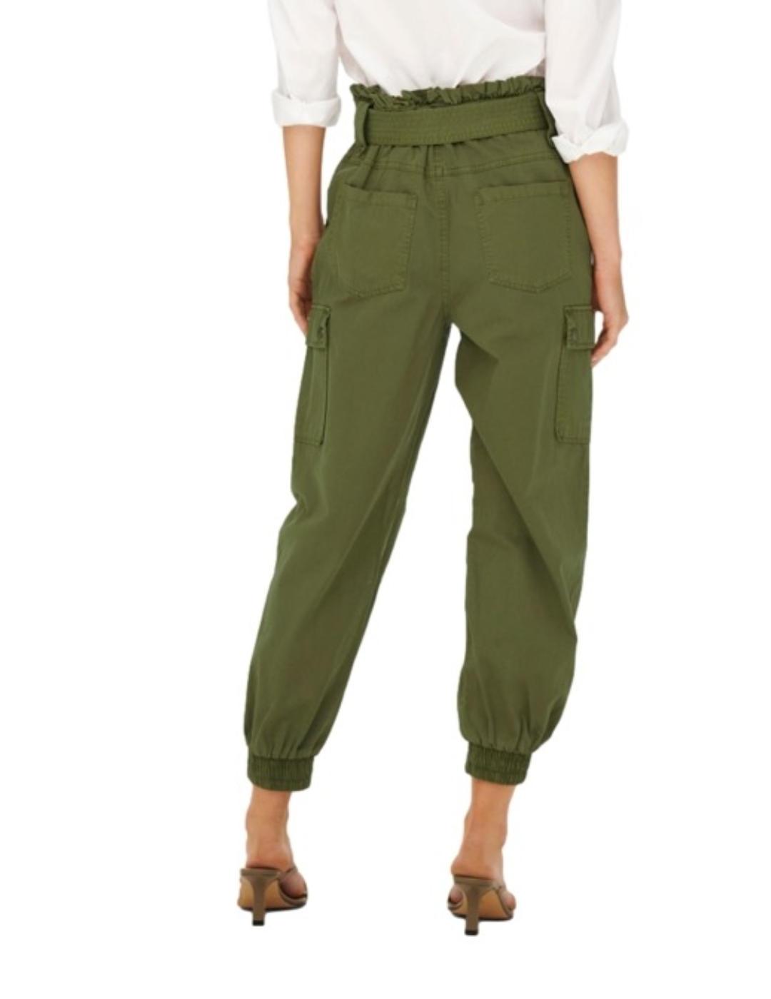 Pantalon Only cargo verde slim con puño y cinturón de mujer