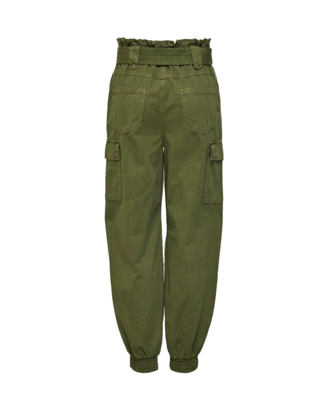 Pantalon Only cargo verde slim con puño y cinturón de mujer