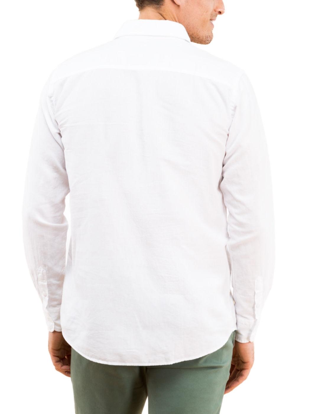 Camisa Scotta polera blanca con logo azul marino para hombre