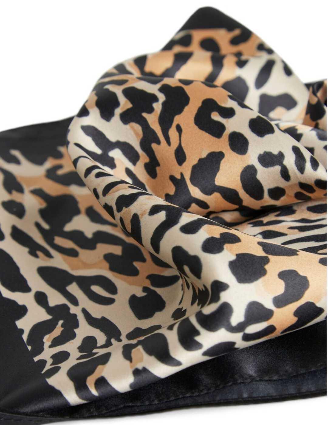 Pañuelo Vila Phelia animal print de mujer