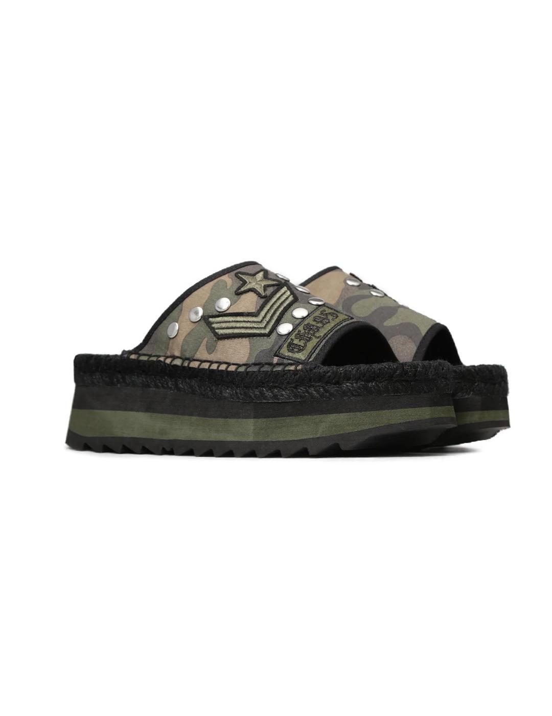 Sandalias Replay estampado militar y tachuelas  de mujer