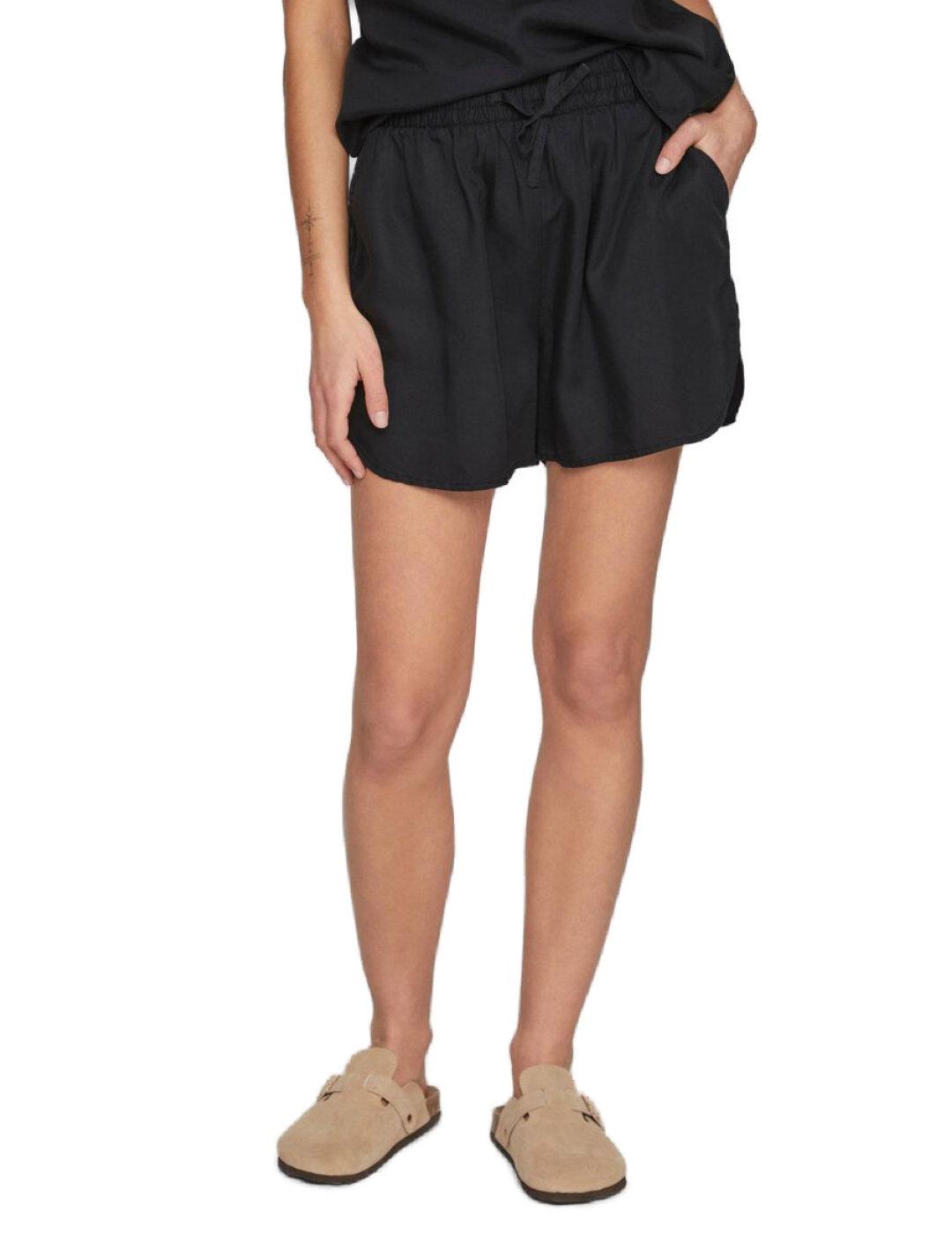 Short Vila Misti negro fuido para mujer