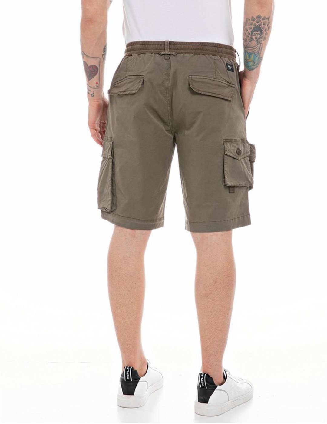 Pantalón corto Replay tipo cargo verde militar para hombre