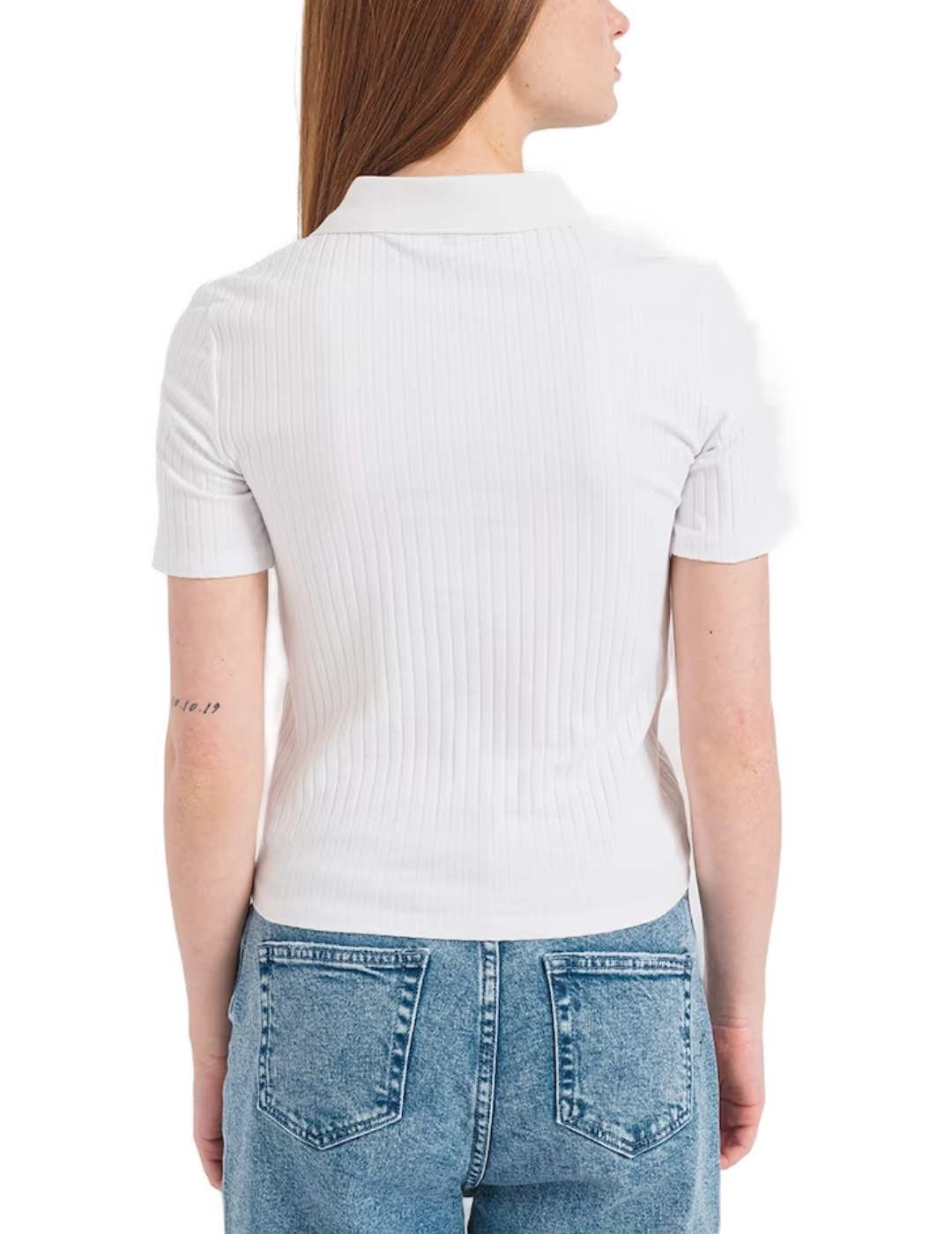  Polo Only Elsa  en color blanco manga corta para mujer