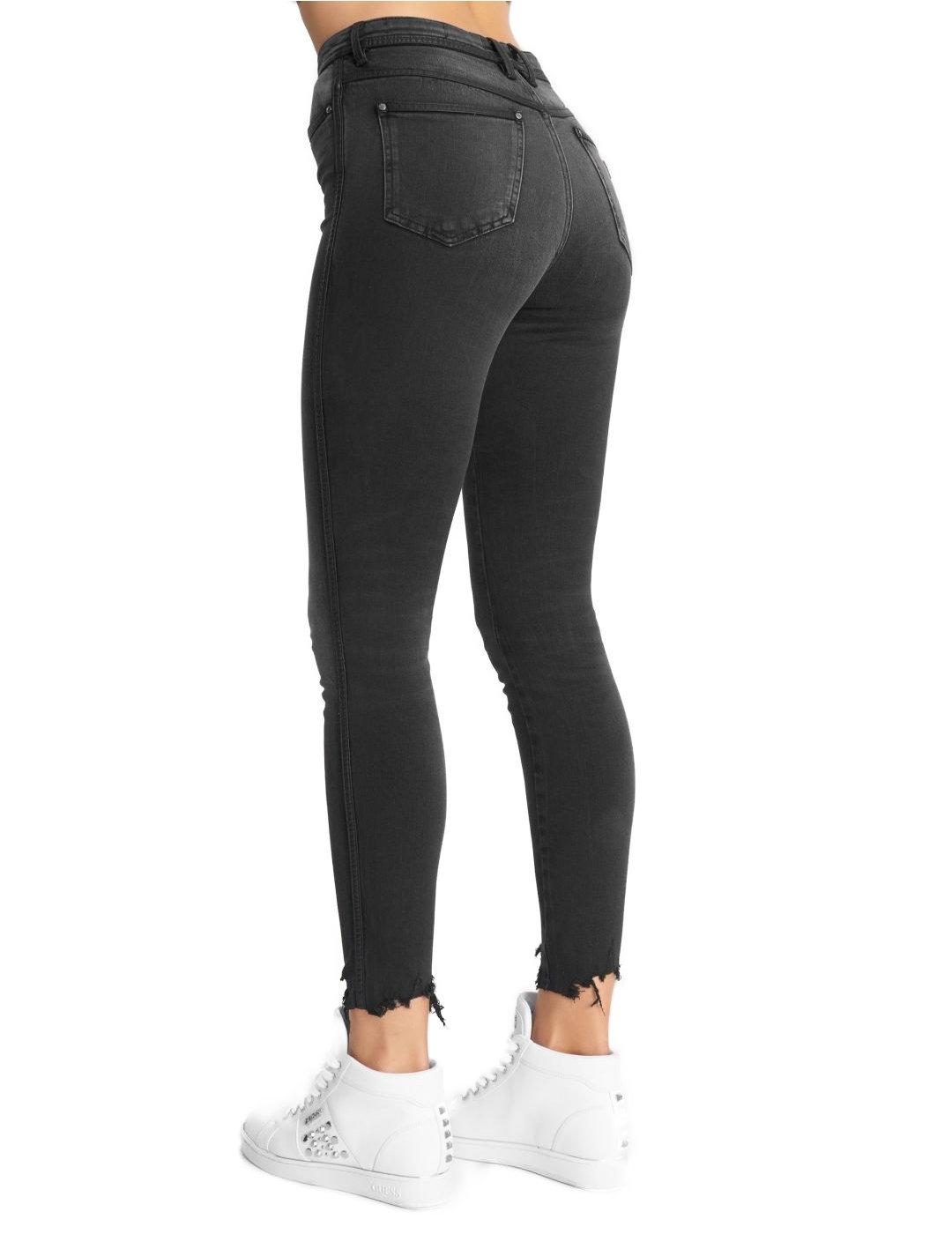 Pantalón vaquero Guess gris desgastado de mujer