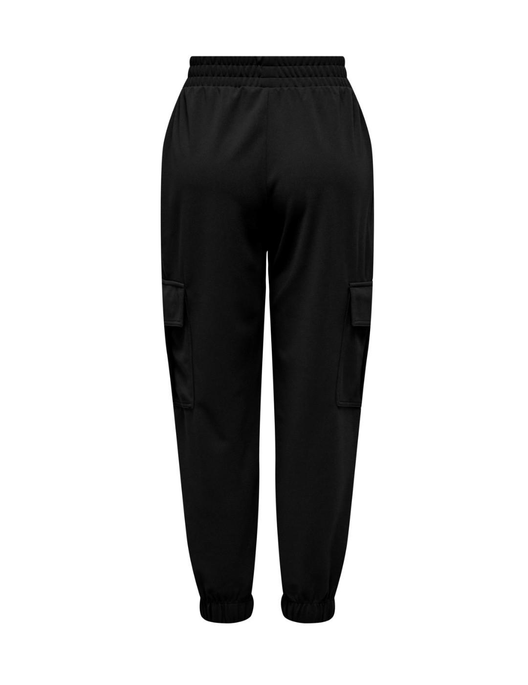 Pantalón Only Sania cargo negro bolsillos plastón de mujer