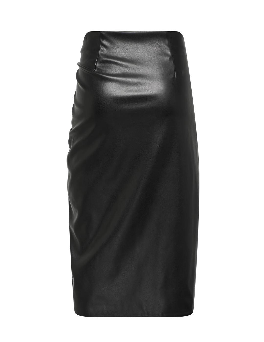 Falda Only Mia midi polipiel negra de mujer