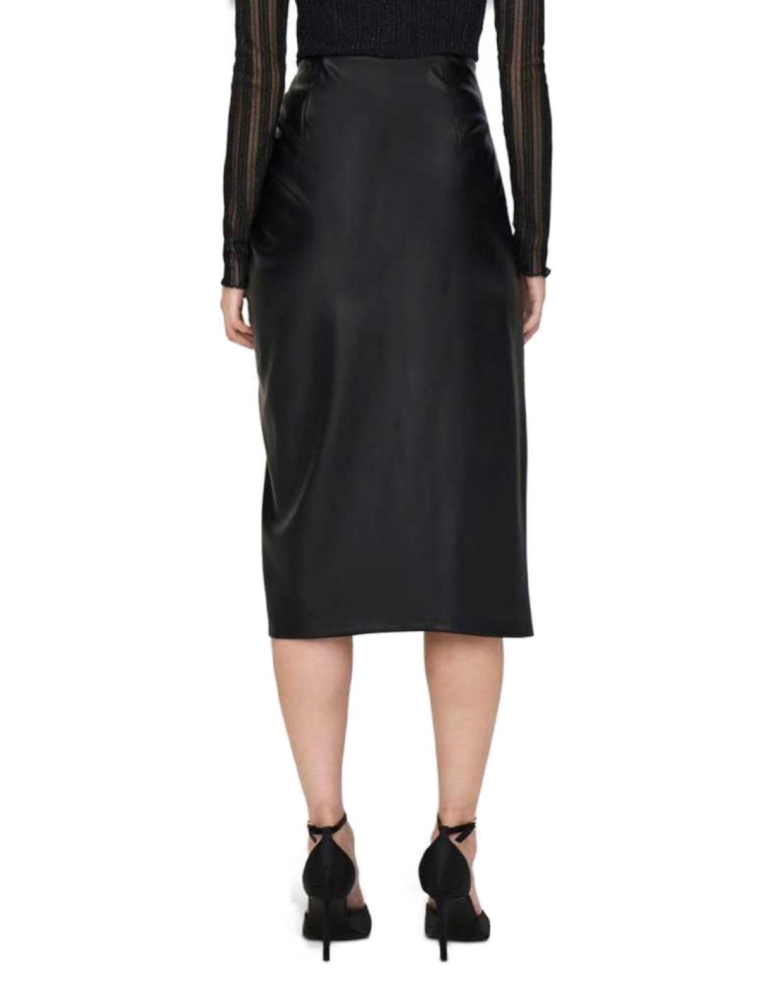 Falda Only Mia midi polipiel negra de mujer