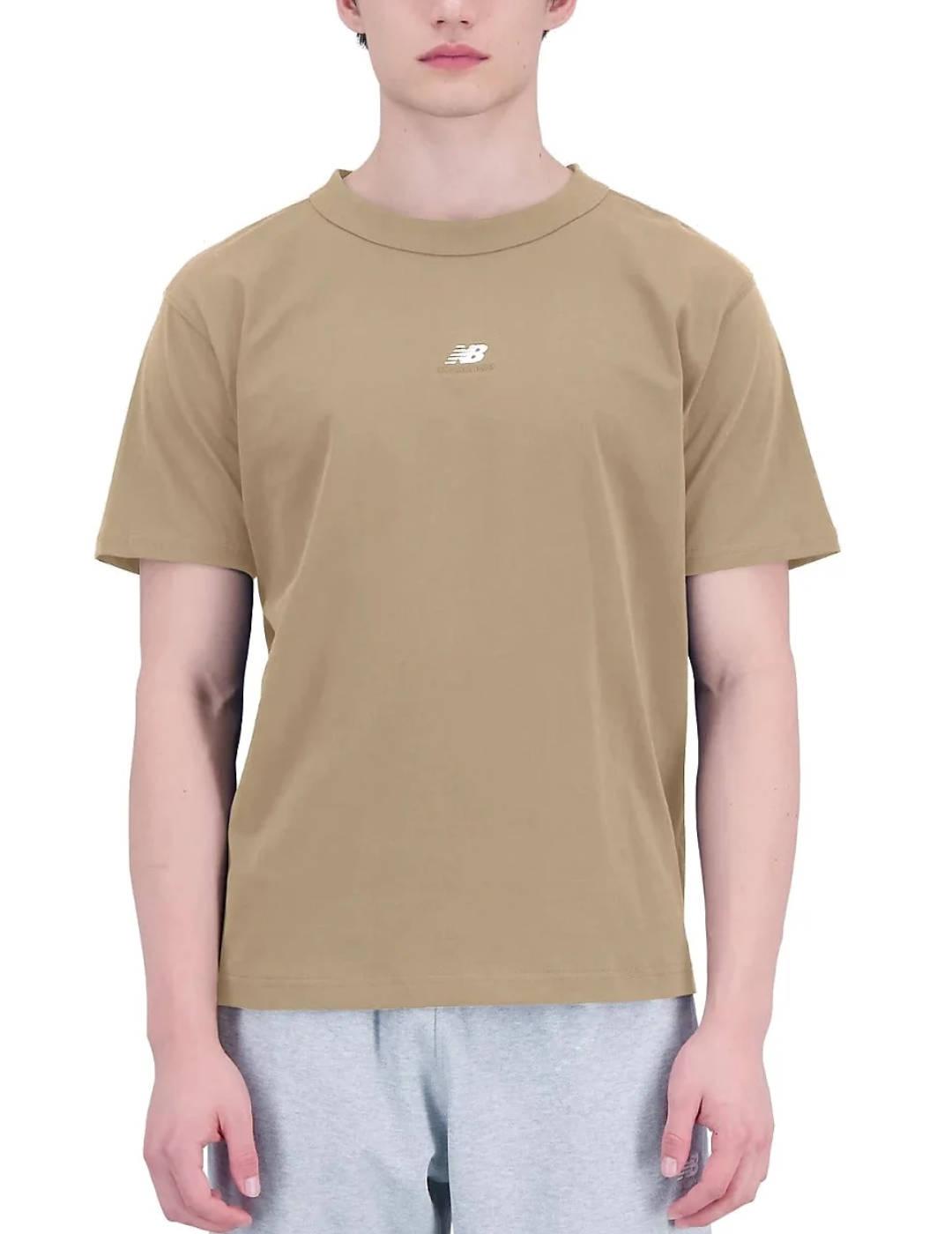 Camiseta New Balance camel manga corta para hombre