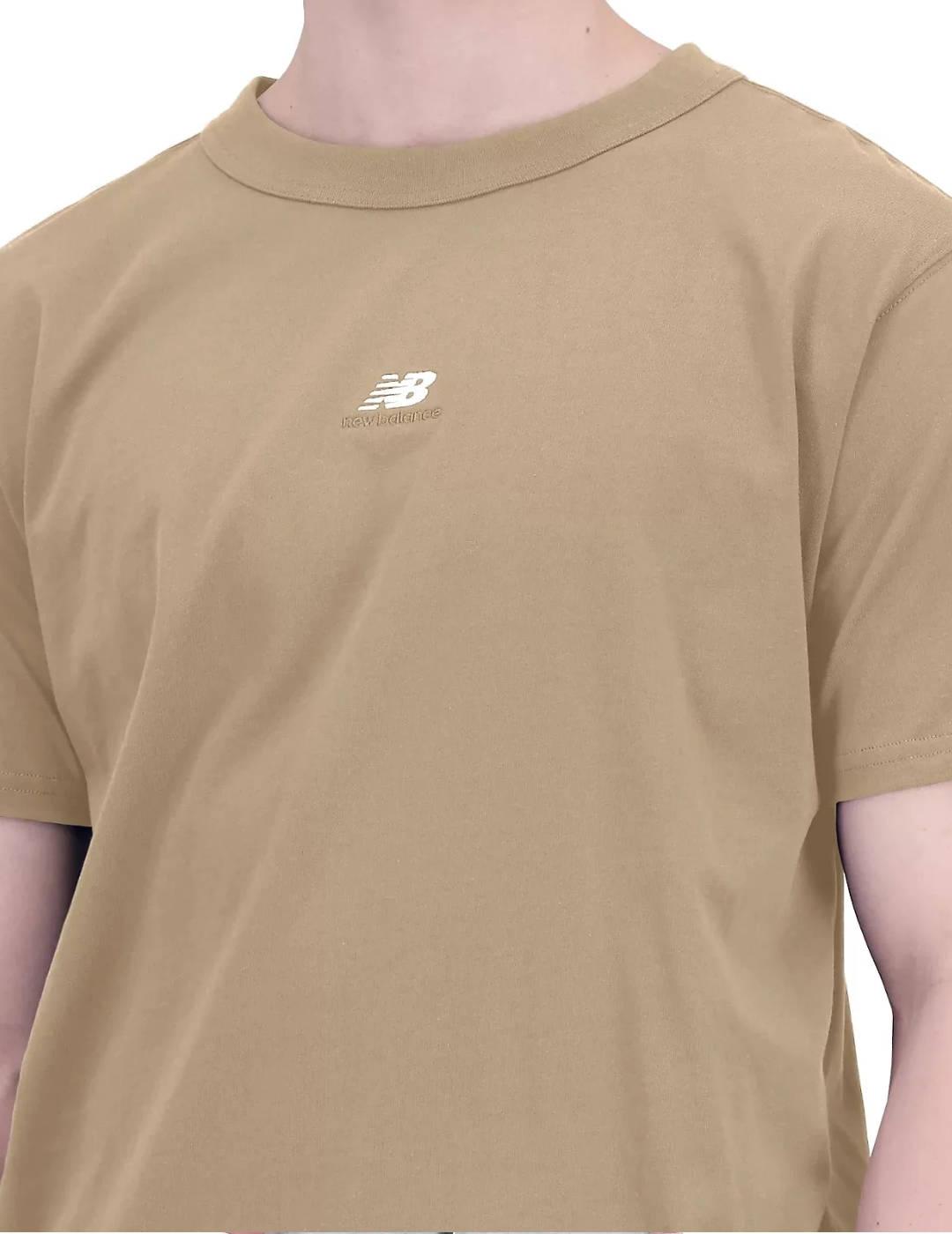 Camiseta New Balance camel manga corta para hombre