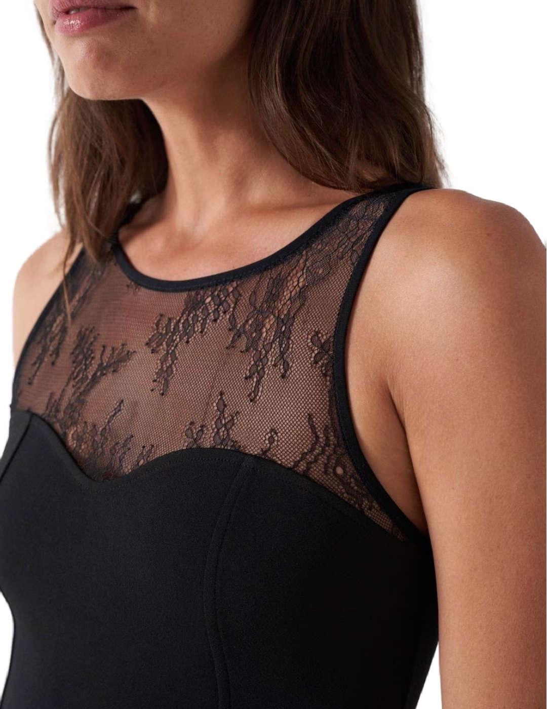Top Salsa sisa corse negro con detalle de encaje de mujer