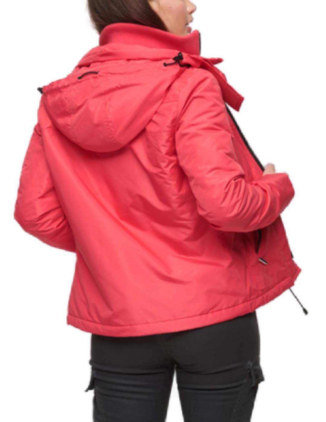 Cortavientos Superdry Mountain rosa con capucha para mujer