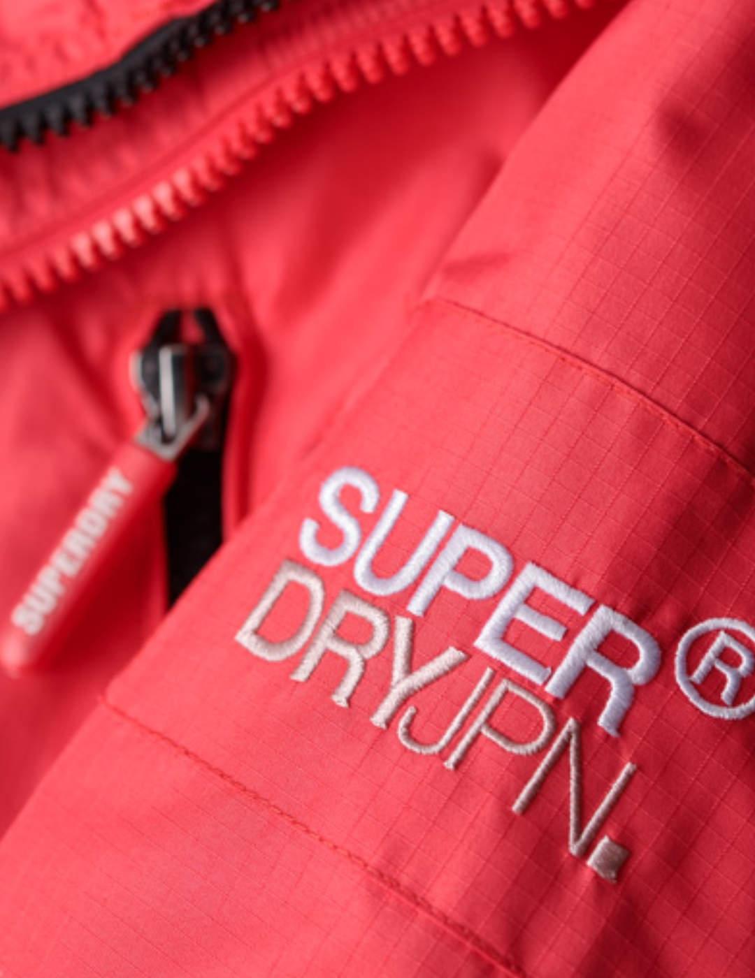 Cortavientos Superdry Mountain rosa con capucha para mujer