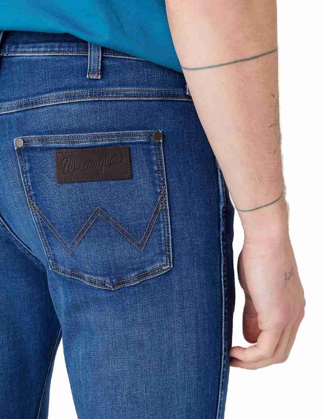 Pantalón vaquero Wrangler Larston Harris azul hombre