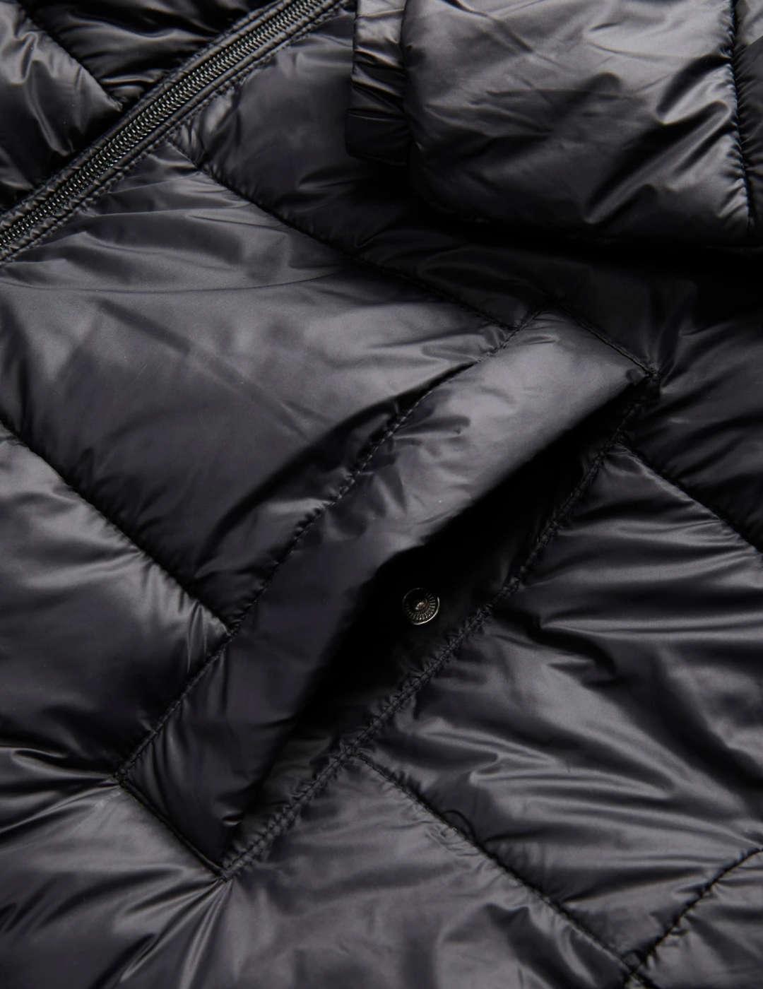 Chaqueta larga acolchada JJXX Nora negra con capucha mujer