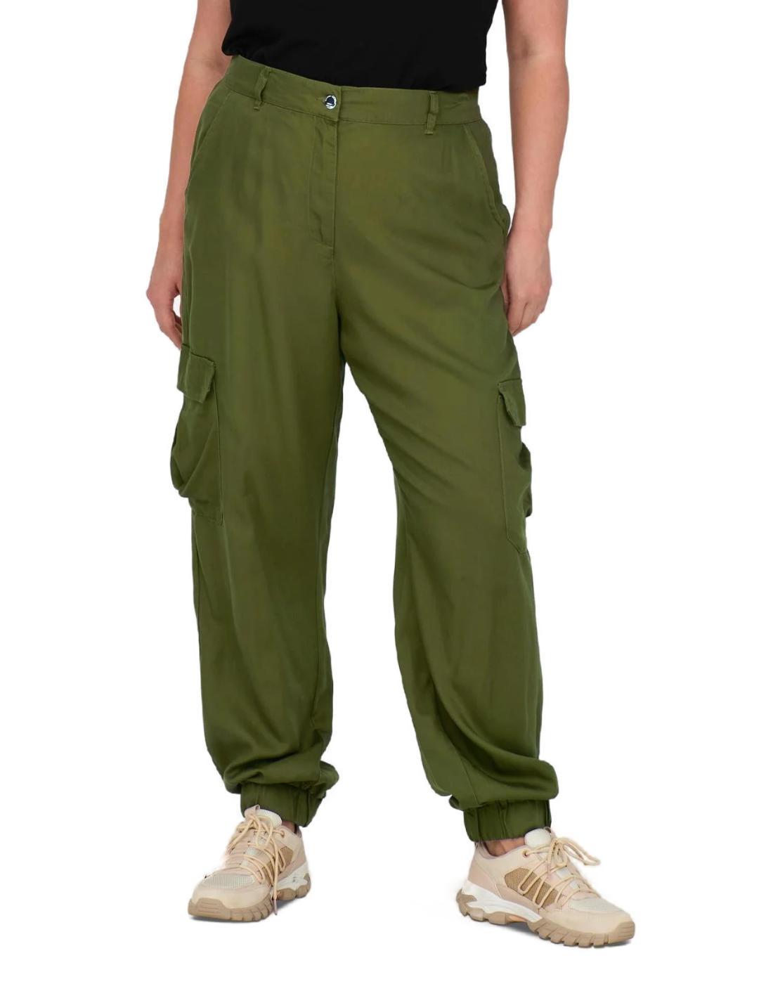 Pantalón Only Carmakoma Kenya verde cargo para mujer