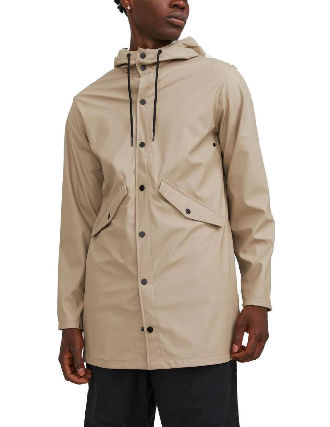 Chubasquero Jack&Jones Urban beige con capucha para hombre