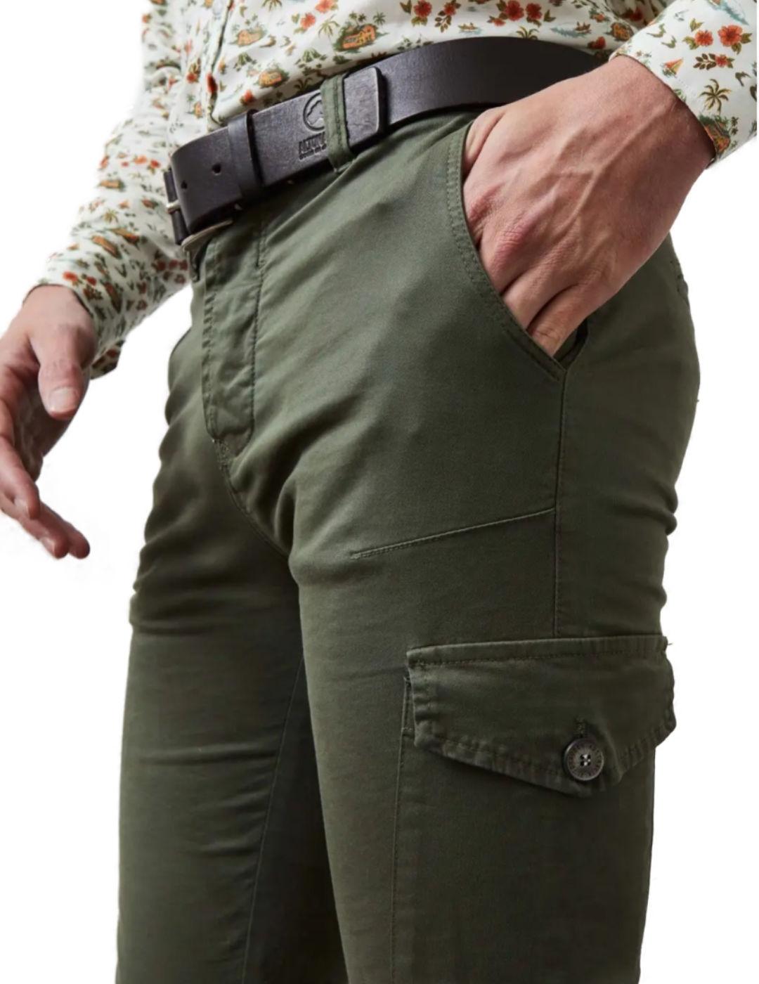 Pantalón Altonadock cargo verde militar slim fit para hombre