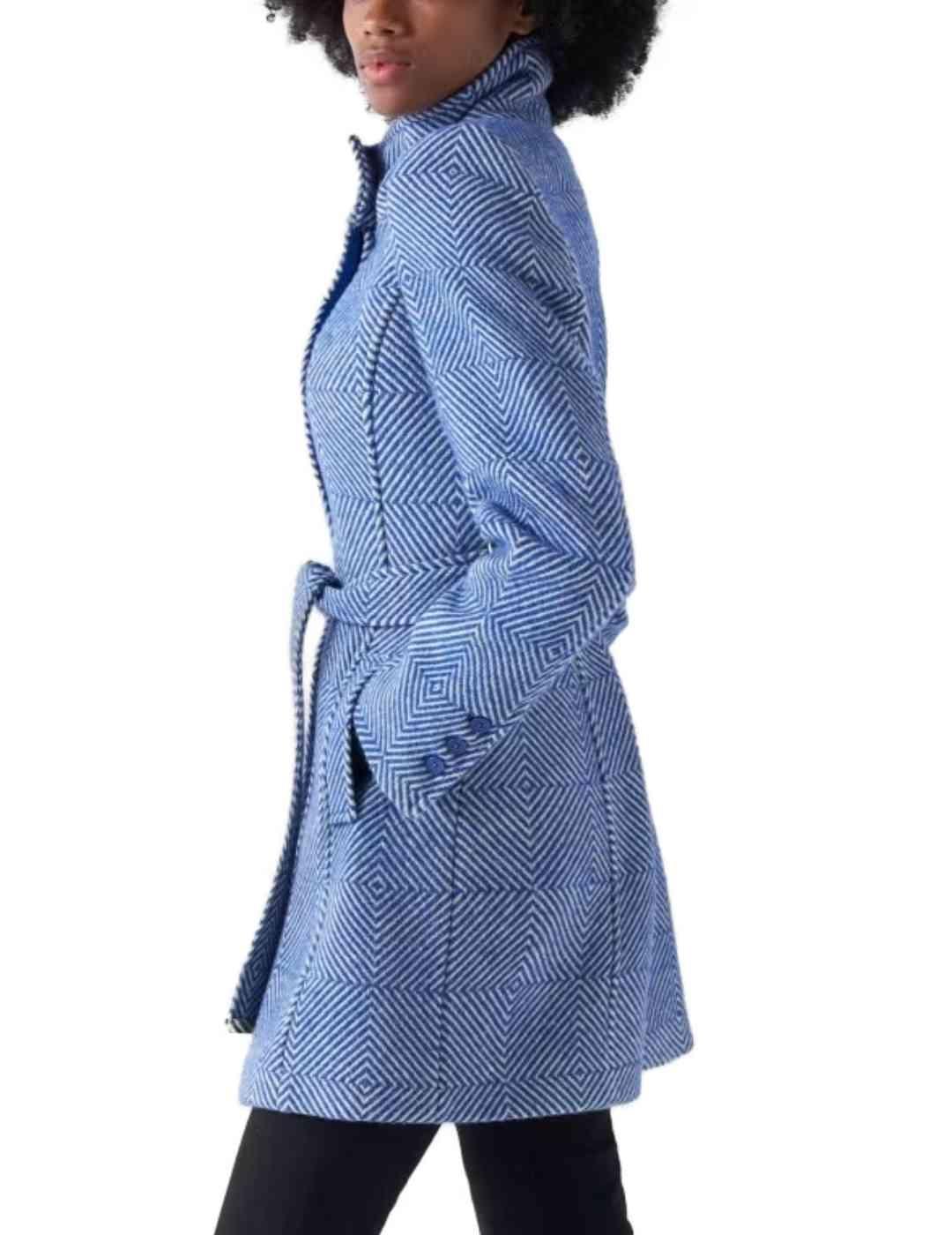 Abrigo Salsa Burel de lana geométrico azul y blanco de mujer