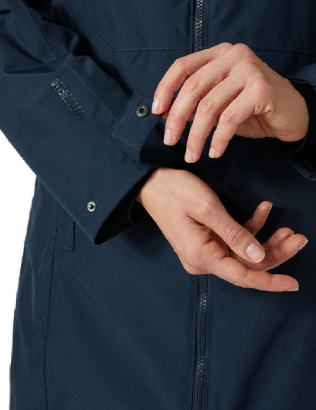 Plumas Helly Hansen Lisburn azul marino con capucha de mujer