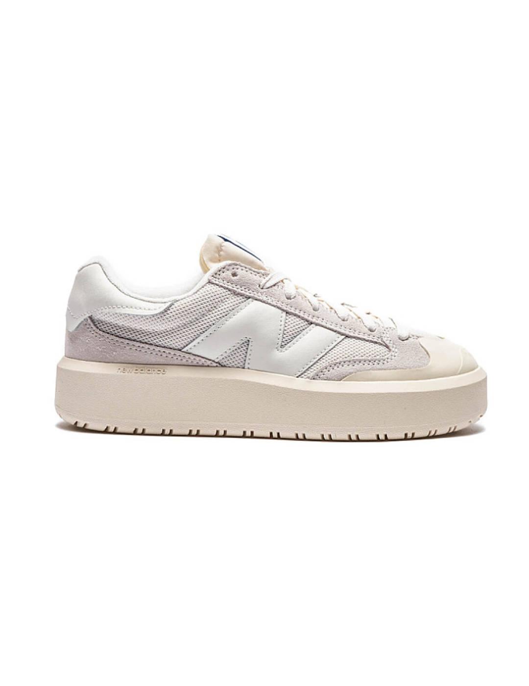 Zapatillas New Balance CT302 beige y detalles en gris mujer