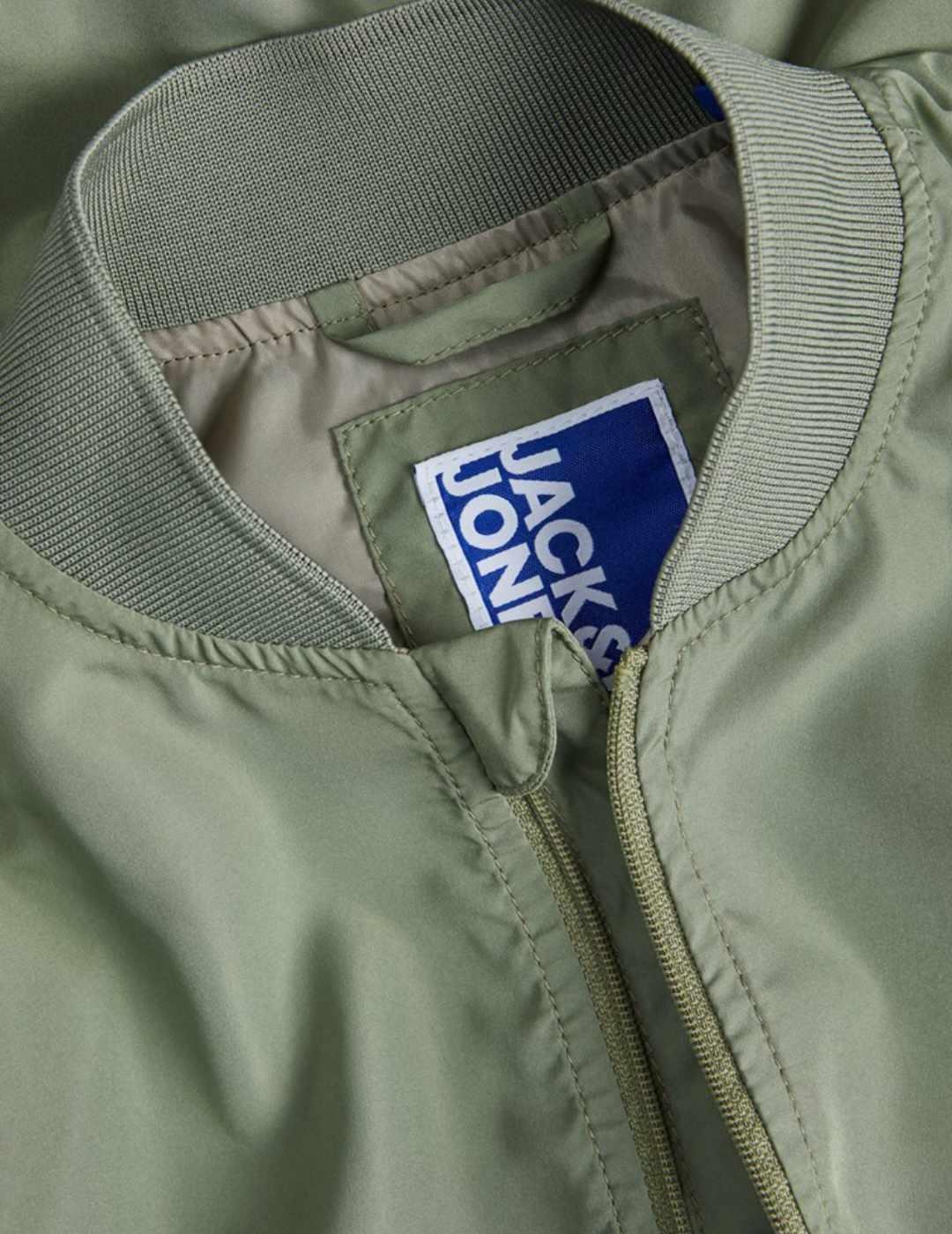 Chaqueta bomber Jack&Jones Junior Oliver verde para niño