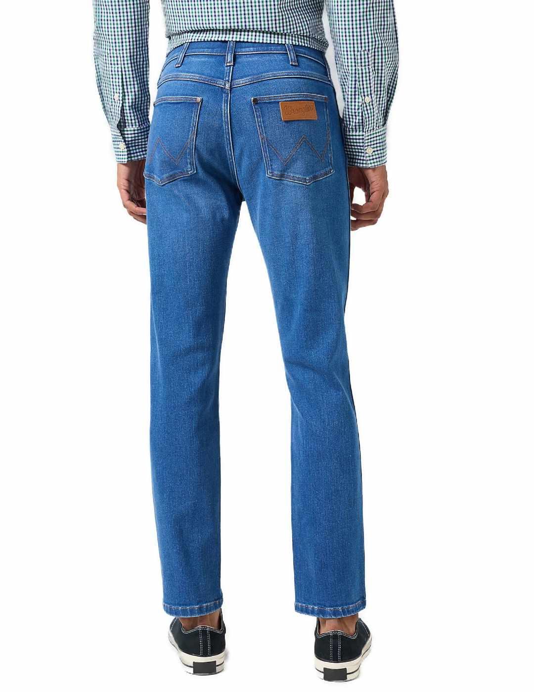 Pantalón vaquero Wrangler Larston azul medio Tappered hombre