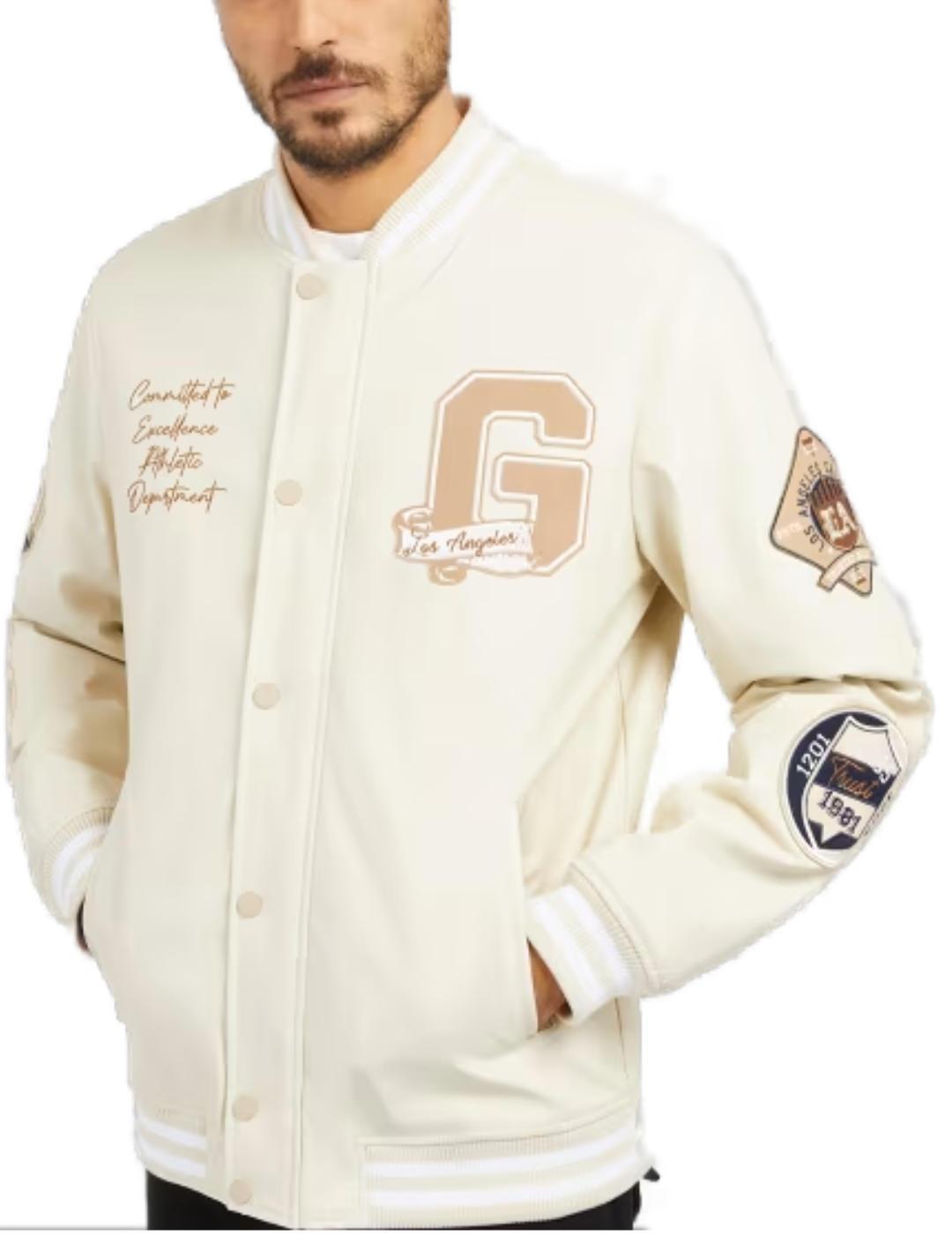 Chaqueta bomber Guess Varsity beige con parches para hombre