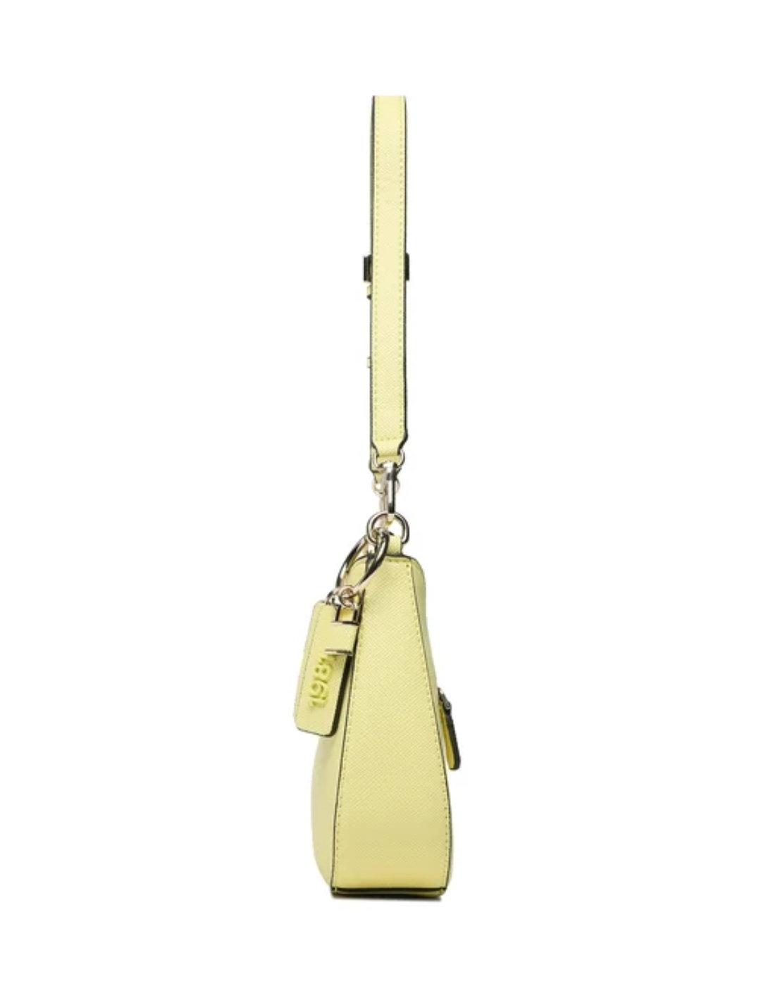 Bolso Guess Noelle amarillo medialuna con correa para mujer