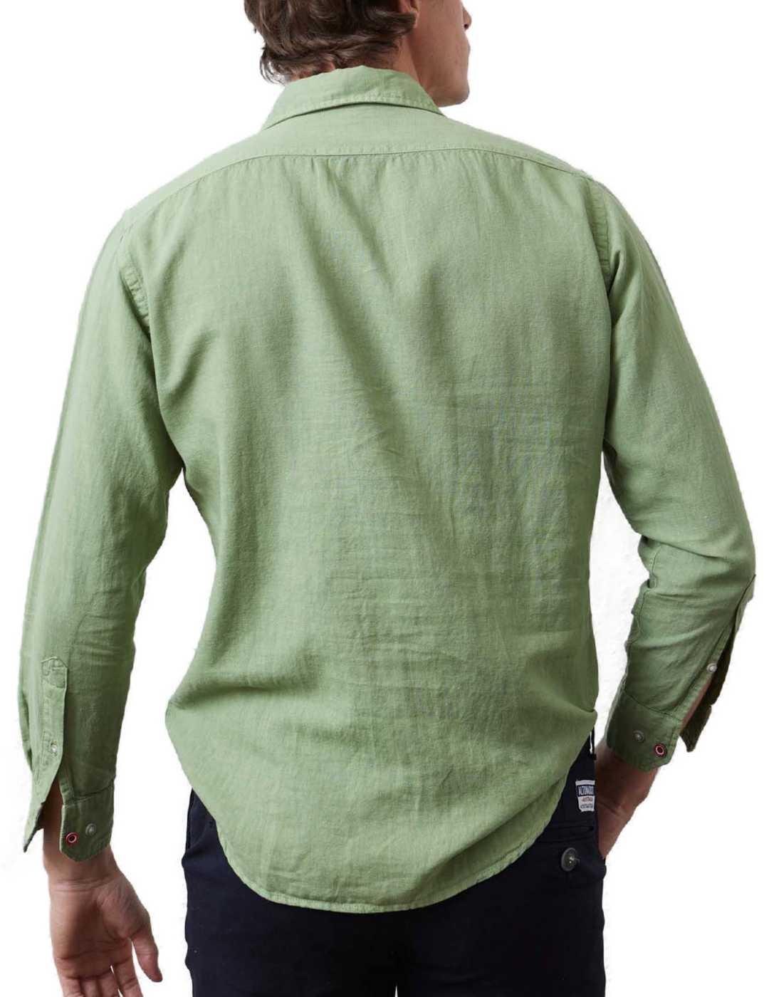 Camisa Altonadock de lino verde manga larga para hombre