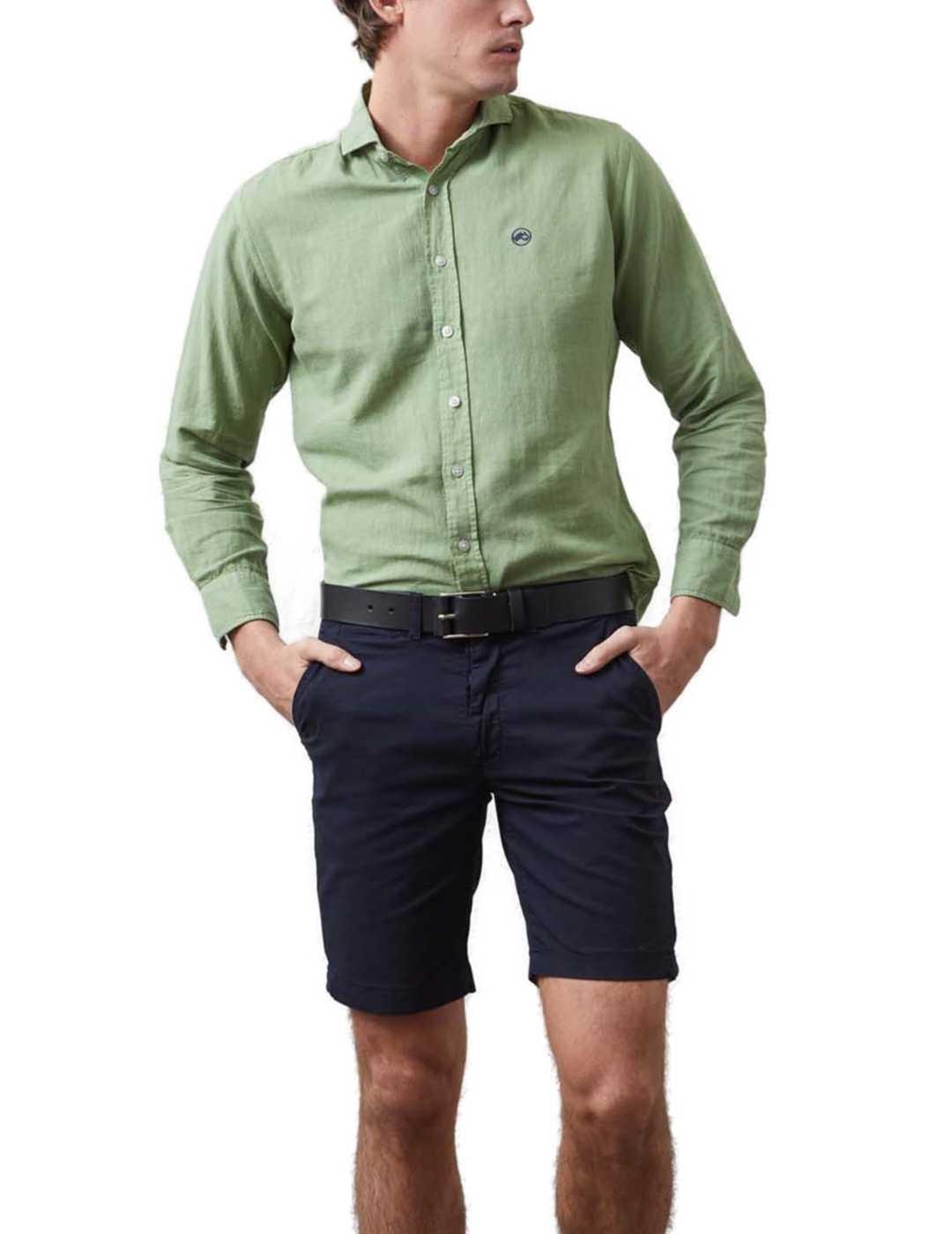 Camisa Altonadock de lino verde manga larga para hombre