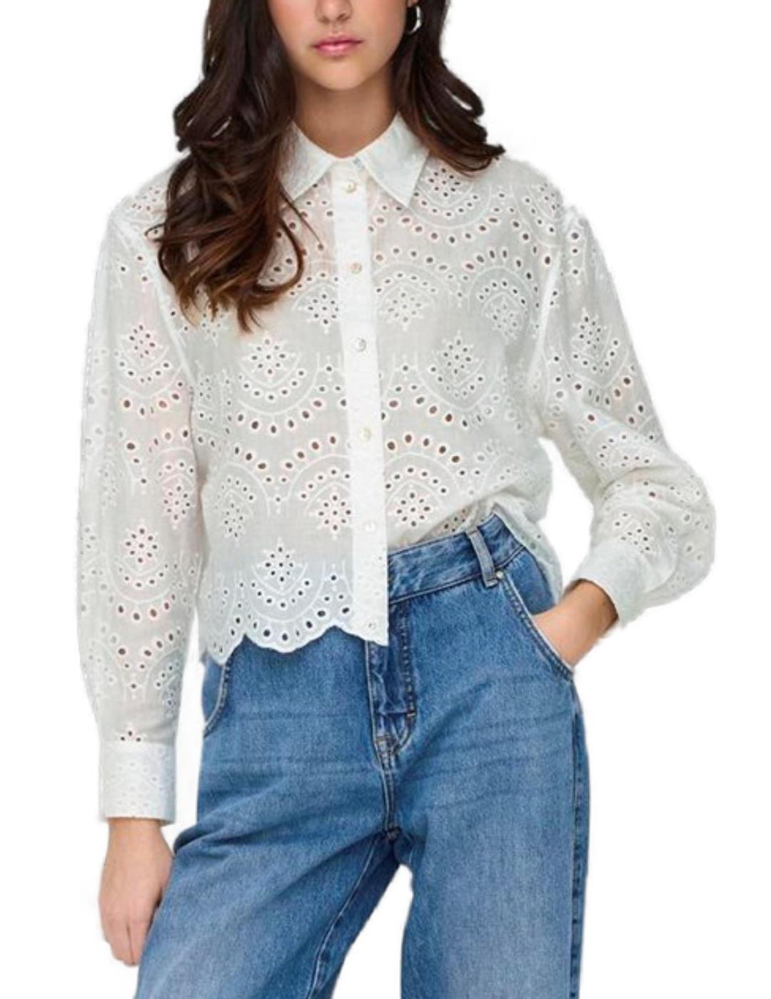 Camisa cropped Only Valais blanca troquelada de mujer