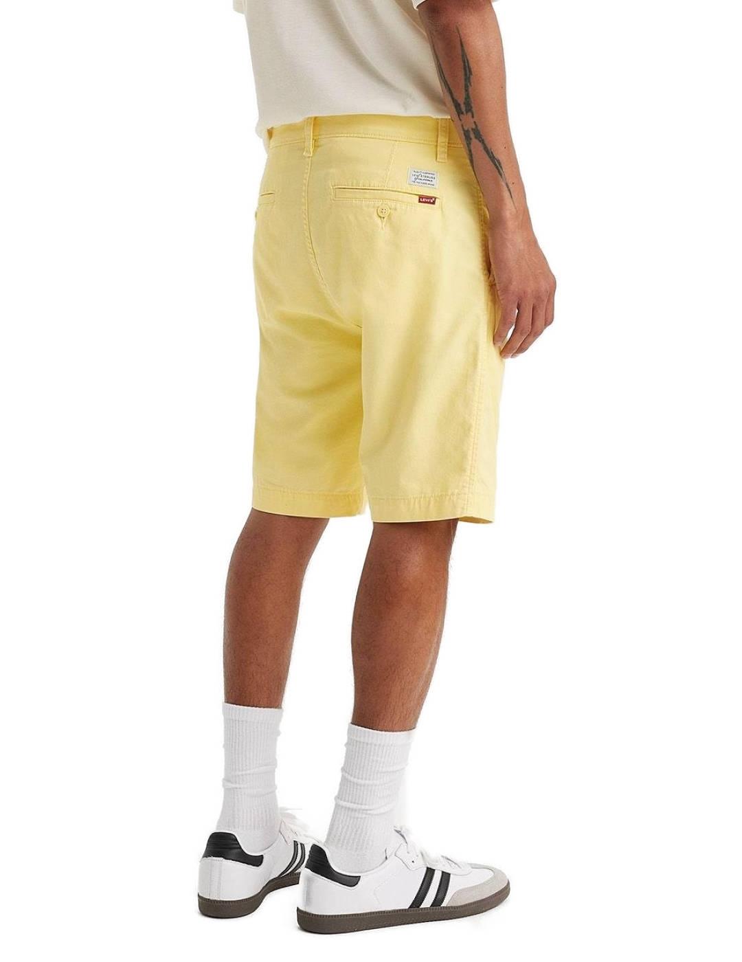 Bermuda Levi´s chino slim amarillo tapered de hombre