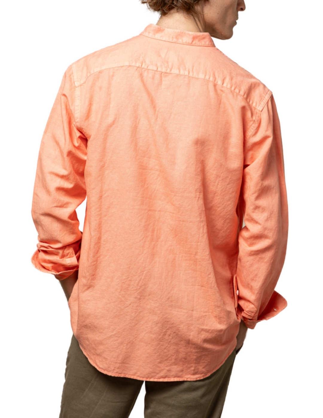 Camisa Scotta polera mao coral de lino cuello mao de hombre