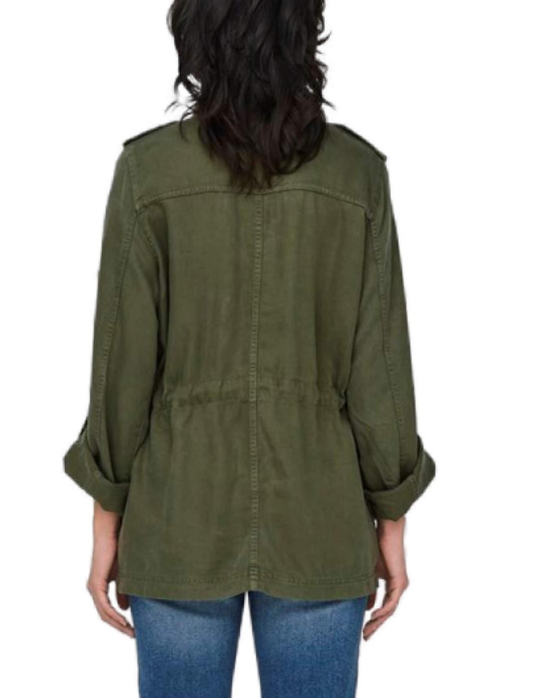 Chaqueta sahariana Only Kenya verde cintura ajustable mujer