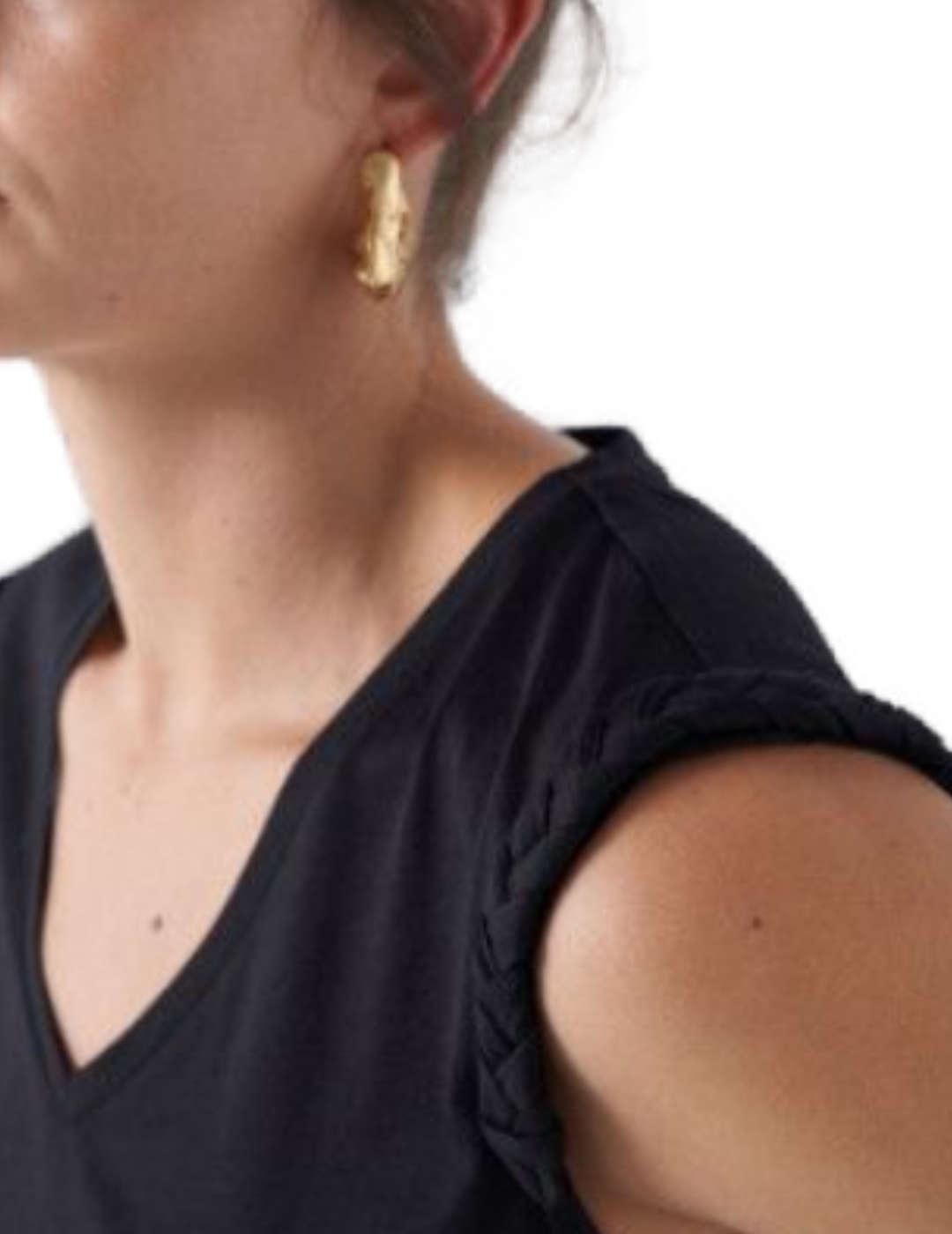Camiseta Salsa negra manga corta trenzado de mujer