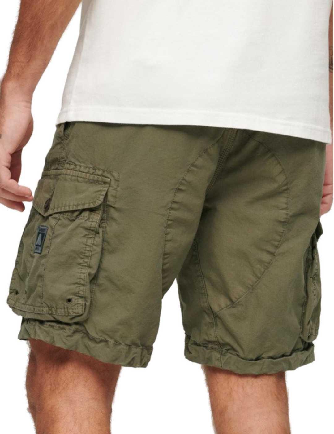 Bermuda cargo Superdry verde oscuro para hombre