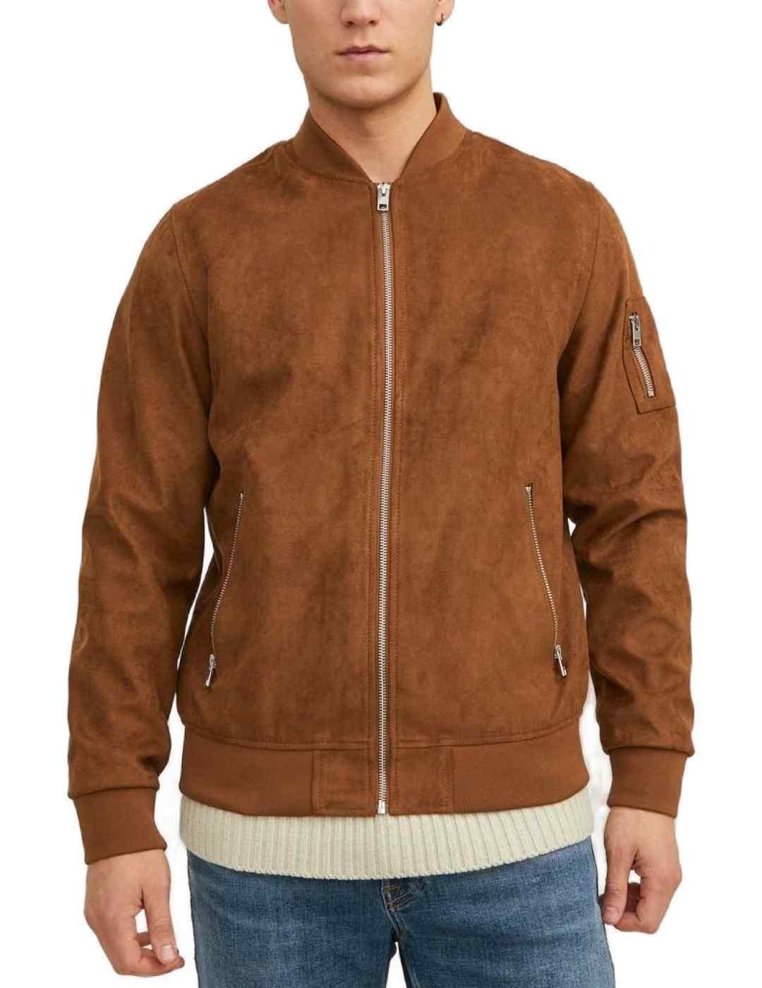 Chaqueta bomber Jack&Jones Rocky ante camel de hombre