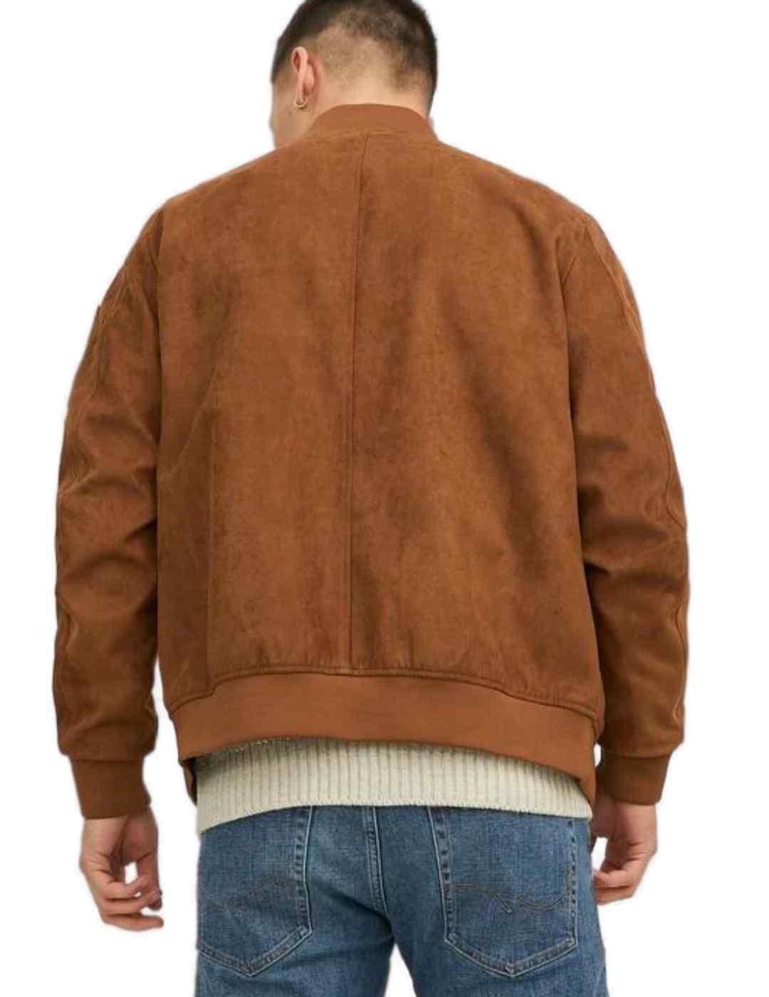 Chaqueta bomber Jack&Jones Rocky ante camel de hombre