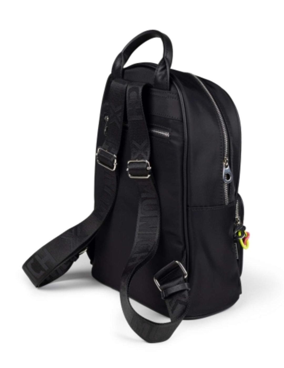 Mochila Munich mediana negra con cadena multicolor de mujer