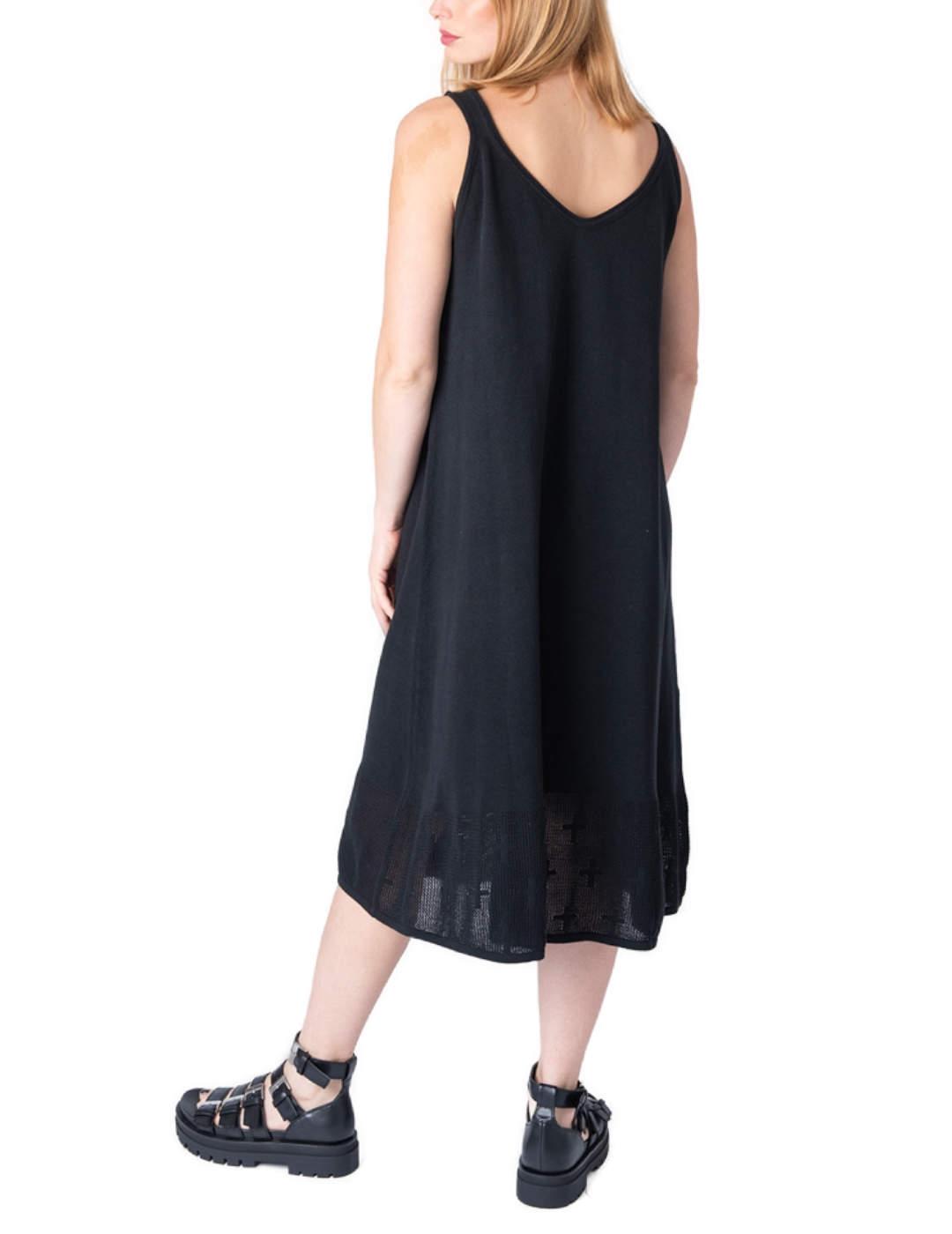 Vestido midi Animosa punto Sor Juana negro estampo de mujer
