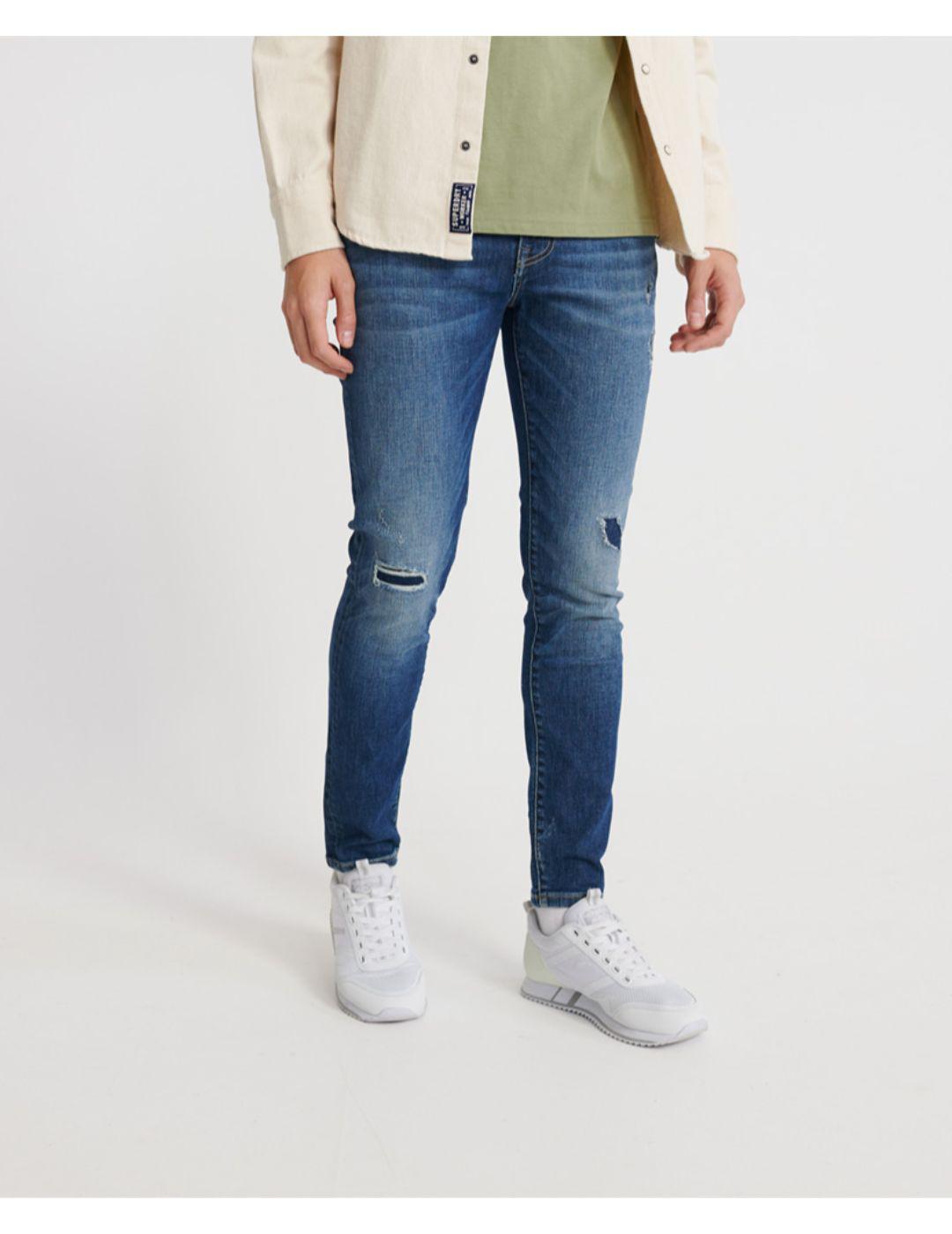TRAVIS SKINNY-W
